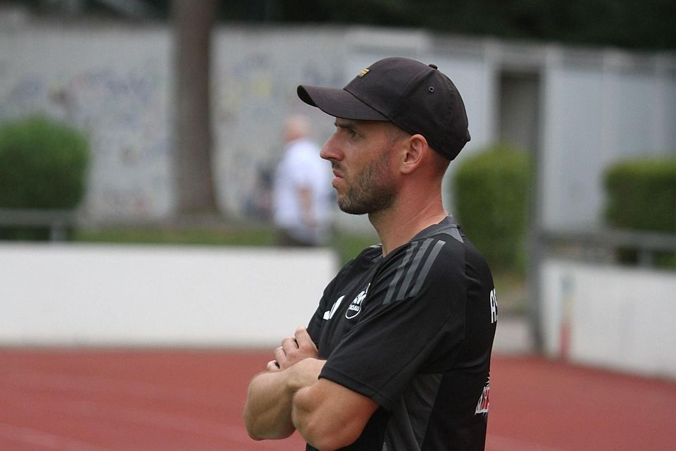 Lobte seine disziplinierte Mannschaft: ASV-Trainer Matthias Koston. Lobte seine disziplinierte Mannschaft: ASV-Trainer Matthias Koston.