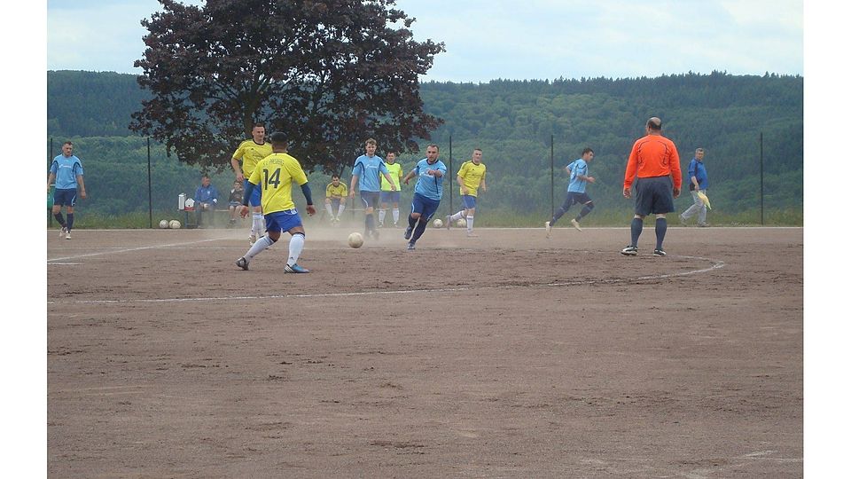 Auf Presbergs Hochland-Hartplatz herrscht ein besonderes Flair. Archivfoto: Matthias Haas