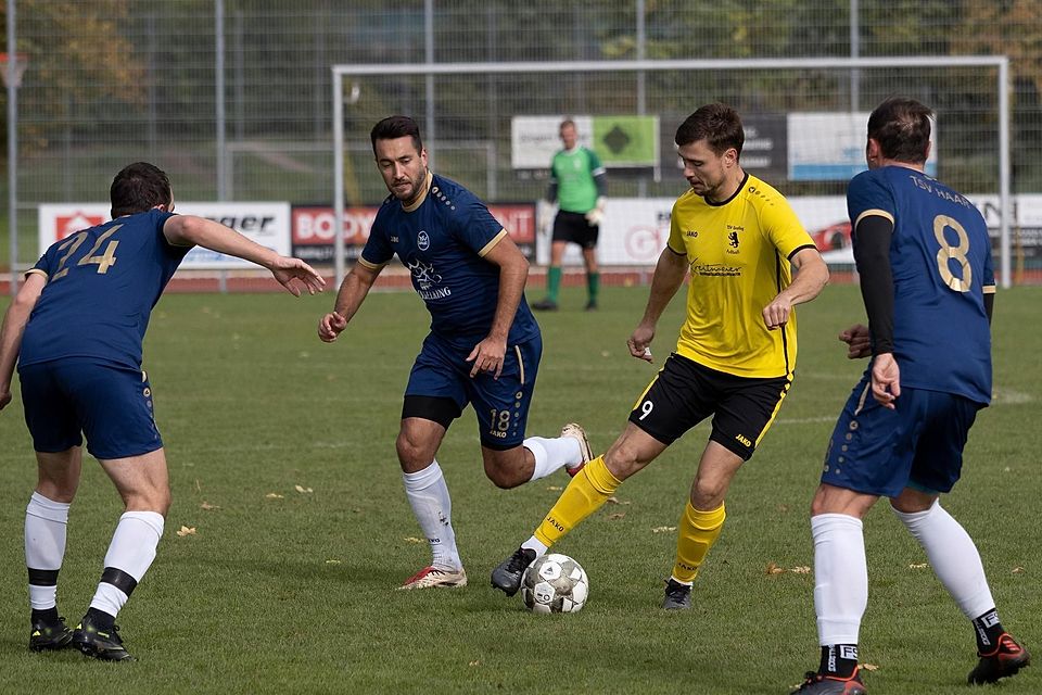 Nicht zu stoppen: Johannes Oswald (gelb) und Grafing.