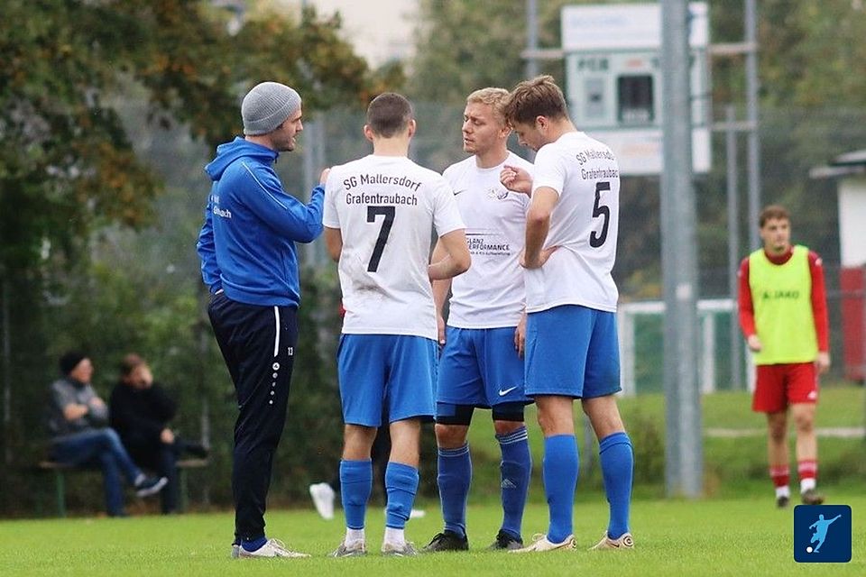 Gesprächsbedarf: Die SG Mallersdorf musste die dritte Pleite in Folge einstecken.