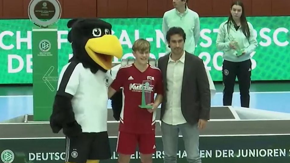 Samuel Barth aus der U19 des FC Memmingen wurde als bester Turnierspieler der deutschen Futsal-Meisterschaft ausgezeichnet.