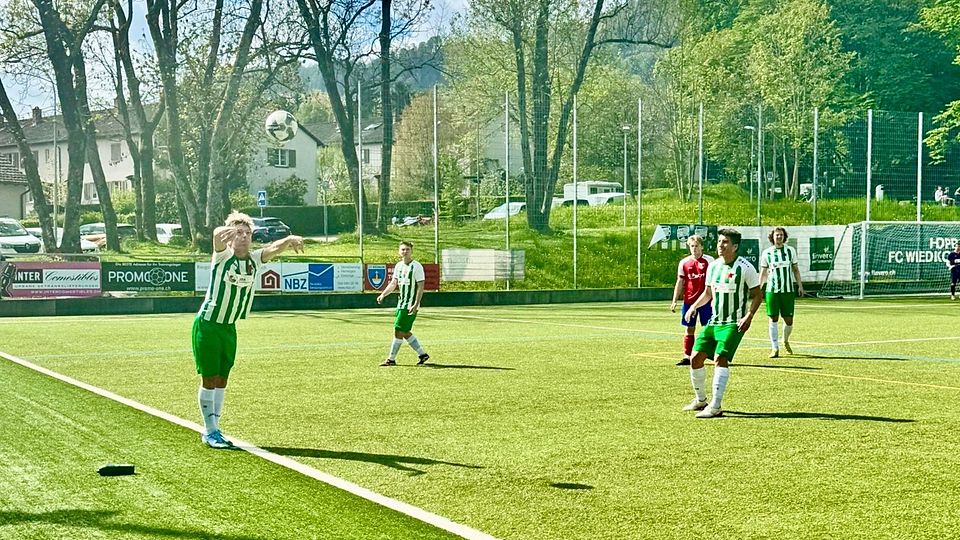 Wiedikon gewinnt mit 1:0 gegen Red Star und bleibt an Oetwil dran.