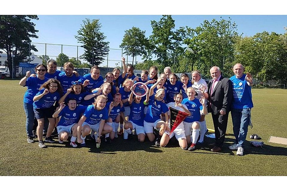 Die Frauen des VfB Obertürkheim holen sich den Titel in der Oberliga.