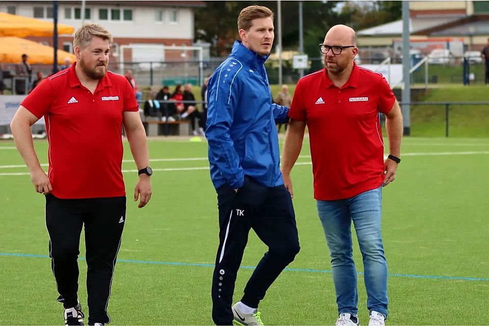 Tim Krumpen (mitte) übernimmt wieder beim TuS 08 Langerwehe. Tim Krumpen (mitte) übernimmt wieder beim TuS 08 Langerwehe.