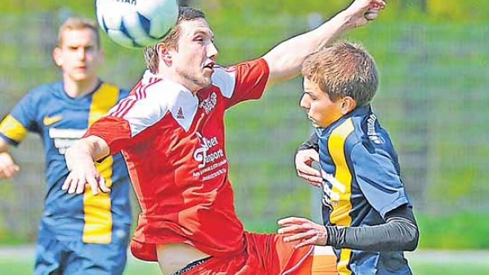 Königstransfer! Den Transfercoup der Liga landete der SC Olympia Calcio: Mit Kelly Lauck (links) kommt der Torschützenkönig der letzten Saison zum Team von Lillo Santacroce. Archivfoto: Mischa