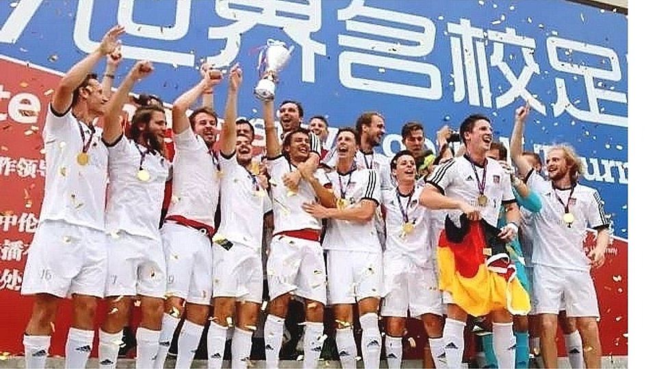 Tübinger Uni-Mannschaft sichert sich mit einem 2:0-Endspielsieg über British Columbia aus Kanada den Titel bei der Studenten-WM  Foto: privat