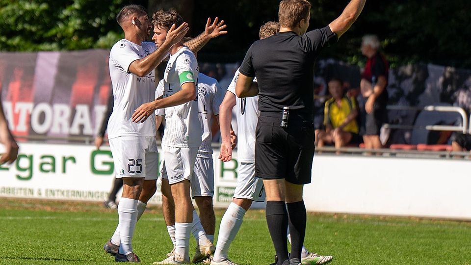 Zusammenhalt in der Krise: Der SV Waldperlach hat Berge an Problemen. Doch die 1100 Mitglieder stehen einander bei.