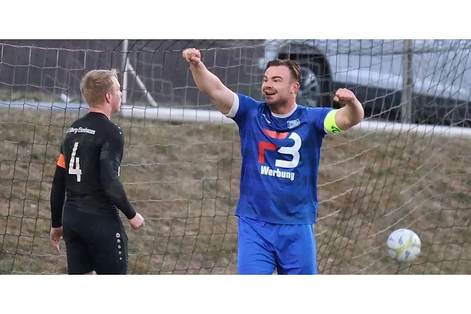 Für Lukas Prior und den FSV Buchenau hat sich die Situation im Kampf um den Klassenerhalt verbessert. Die SG Silberg/Eisenhausen (Nr. 4, Dominik Pfeiffer) hat noch Aufstiegshoffnungen. Für Lukas Prior und den FSV Buchenau hat sich die Situation im Kampf um den Klassenerhalt verbessert. Die SG Silberg/Eisenhausen (Nr. 4, Dominik Pfeiffer) hat noch Aufstiegshoffnungen. © Jens Schmidt