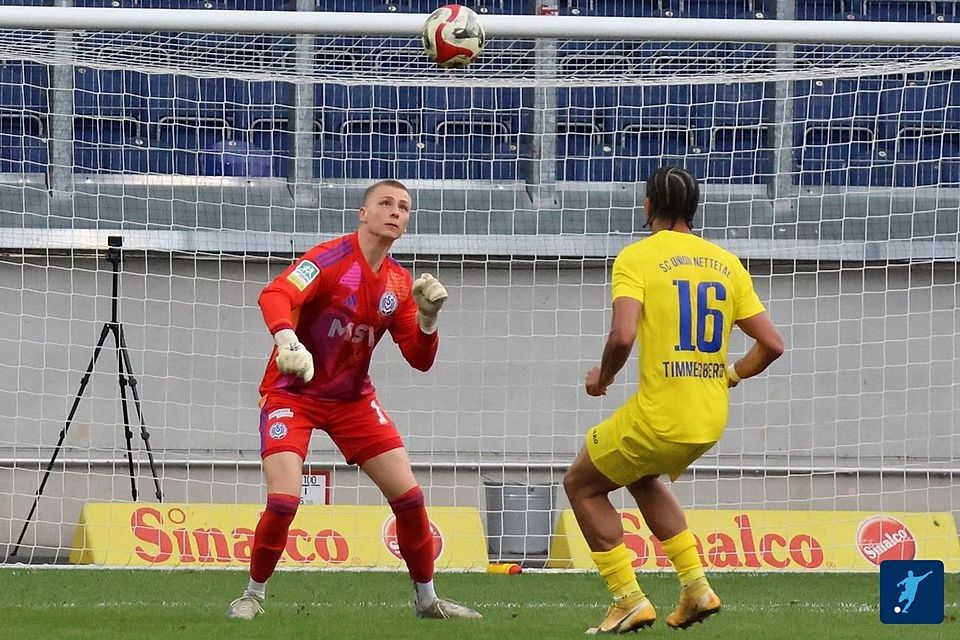 Torwart Max Braune hat einen Vereinsrekord beim MSV Duisburg eingestellt.
