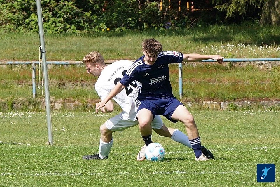 Der TSV Seckmauern gewinnt gegen Hassia Dieburg und bleibt weiter an der Spitze dran. 