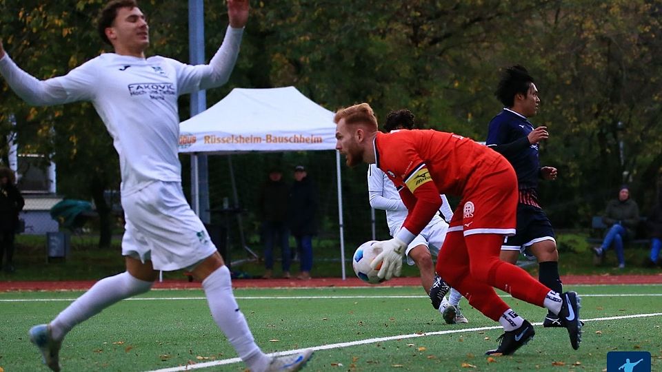 Die TuS Marienborn (in weiß) ist zurzeit gut in Form, belohnte sich diesmal aber nicht mit einem Tor.