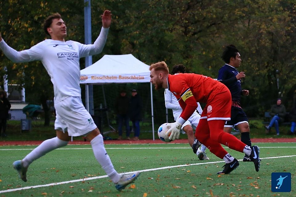 Die TuS Marienborn (in weiß) ist zurzeit gut in Form, belohnte sich diesmal aber nicht mit einem Tor. Die TuS Marienborn (in weiß) ist zurzeit gut in Form, belohnte sich diesmal aber nicht mit einem Tor.
