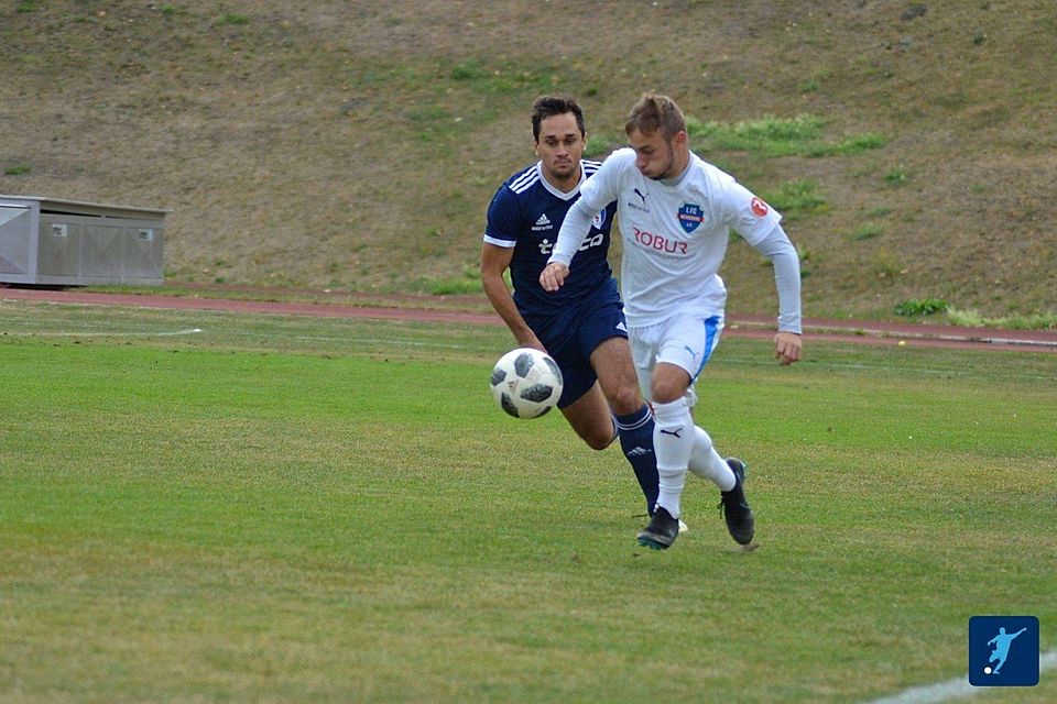 Kay Seidemann (in weiß) spielt weiter im Trikot des 1. FC Merseburg.