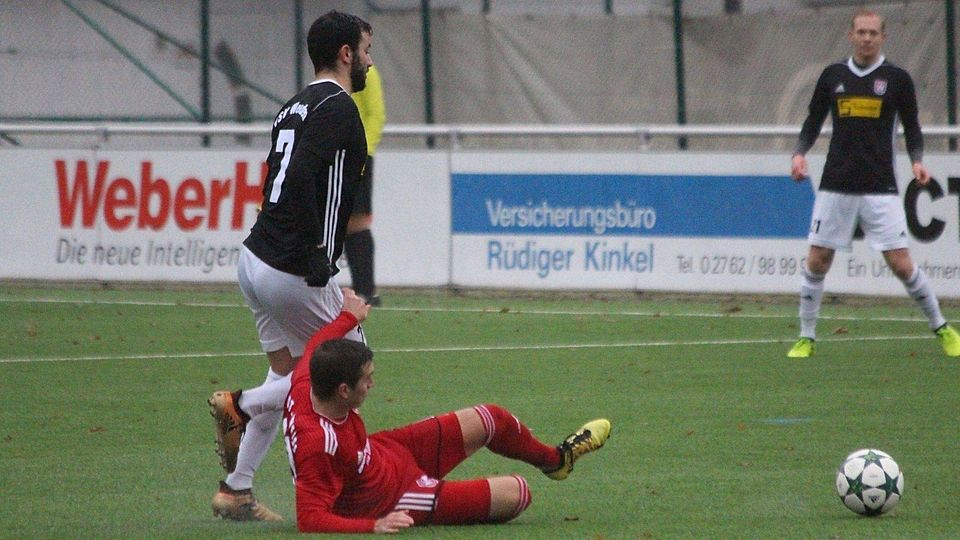 Redouane El Alami (links) wechselt nach der Saison vom VSV Wenden zum Kiersper SC. 