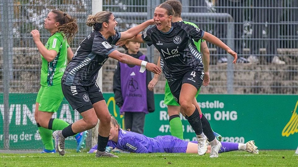 Der VfR Warbeyen bejubelt das zwischenzeitliche 1:0.