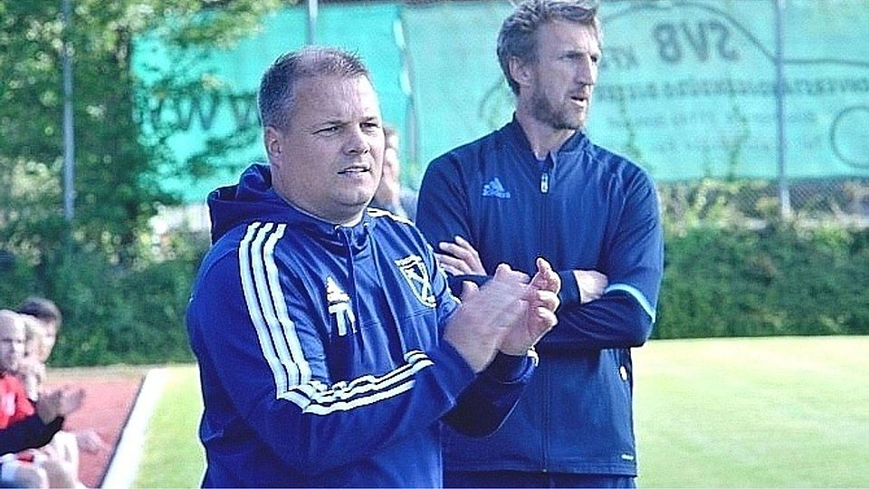 Tobias Lindner (links) und Wolfgang Buck: Ihr Team hat große Chancen, um in die Landesliga aufzusteigen" Foto (Archiv): Holom