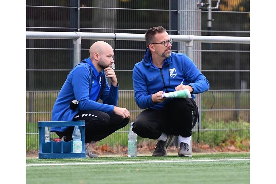 Jonas Schuster (links) und Markus Cube trainieren den Gruppenligisten SV 07 Nauheim 2023 nicht mehr.	Archivfoto: Uwe Krämer