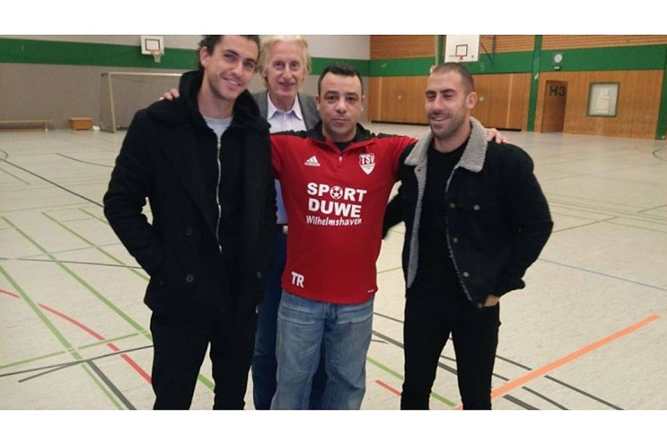 Von links nach rechts: Neuzugang Johnny Kontos: der neue Sportliche Manager Karl Heinz Bohn: TSV Offizieller Yener Kesten: Neuer Trainer Nicholas Kontos