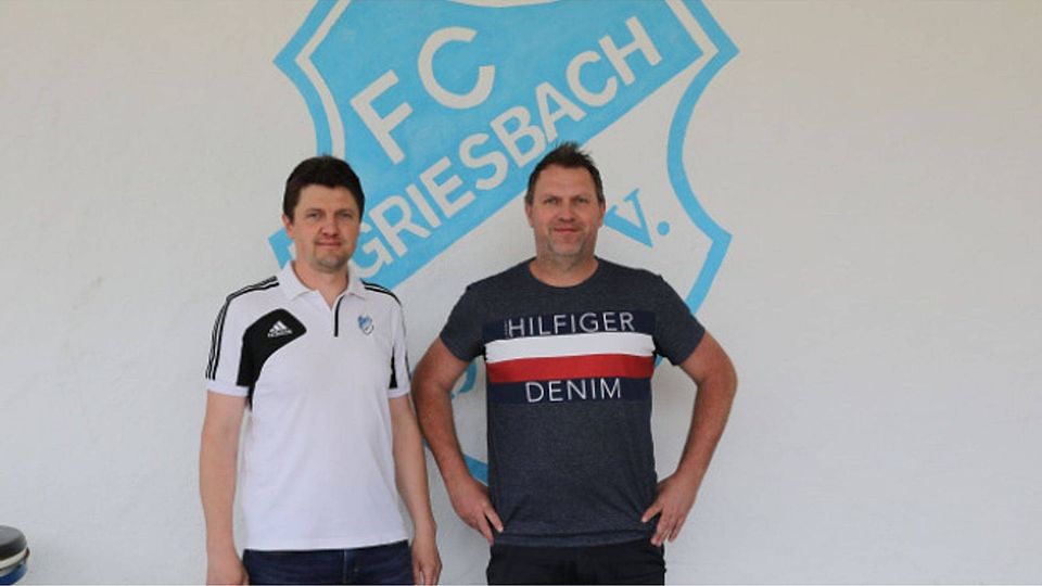 Griesbachs 1. Vorstand Thomas Holzleitner (links) mit Neu-Trainer Christian Kobl.