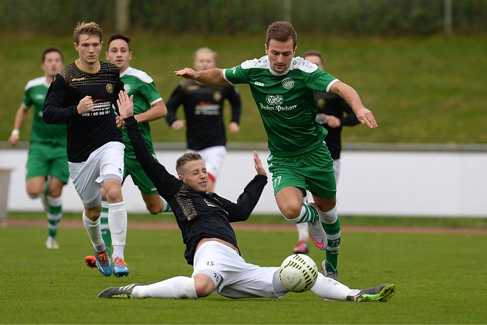 Muriz Salemovic (am Ball) läuft im Frühjahr für den FC Memmingen auf.  F.: Sven Leifer
