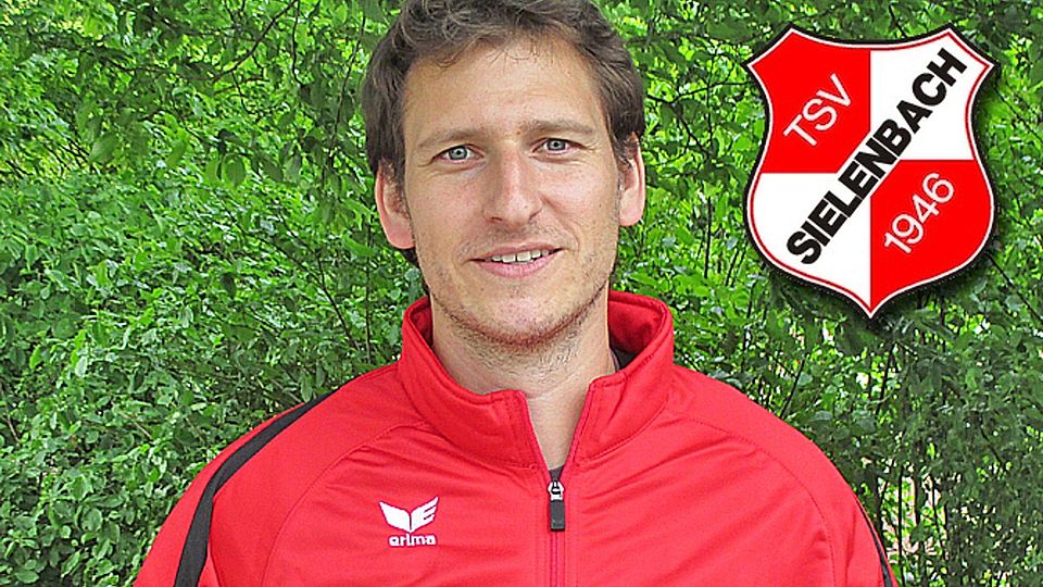 Spielertrainer Daniel Nowak bleibt für ein weiteres Jahr beim Kreisklassisten TSV Sielenbach.  Foto: Reinhold Rummel