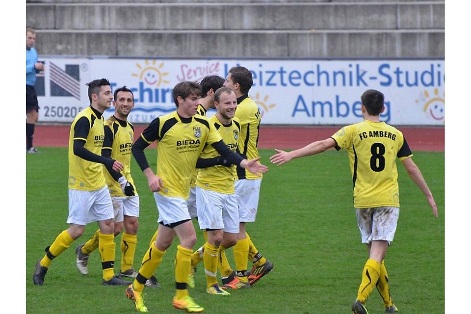 Grund zum Jubeln hatte der FC Amberg am Samstag beim 2:1 gegen den Regionalligisten 1. FC Schweinfurt. &lt;b&gt;F: Christian Eberhardt&lt;/b&gt;