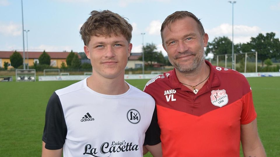 Emotionales Testspiel: Louis (18) und Volker Lippcke (50) standen sich am Sonntag 15 Minuten lang gegenüber.
