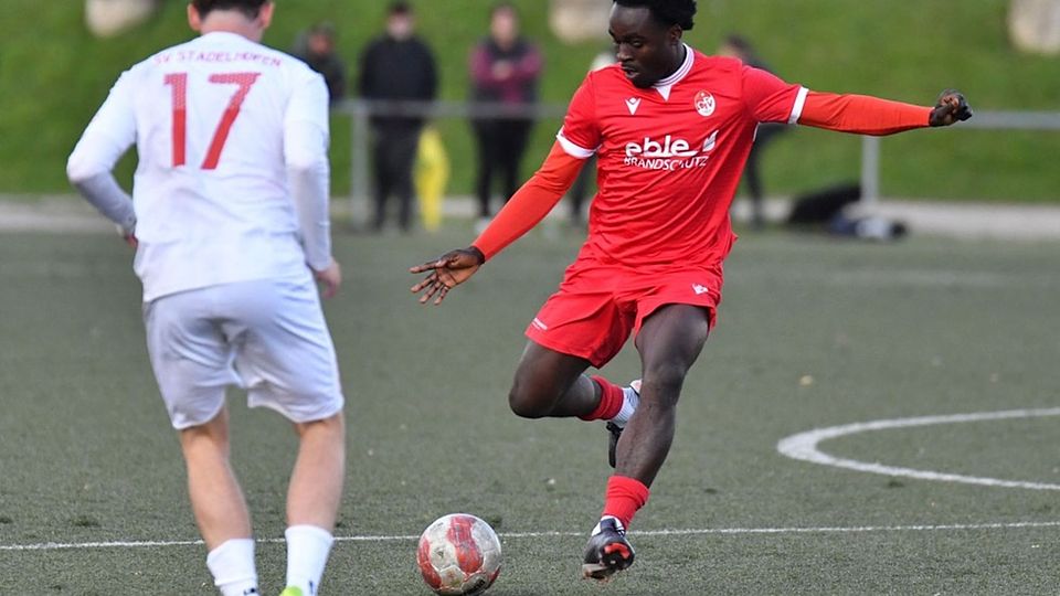 Gute Aktionen seines Angreifers Amadou Kaba (rechts) könnte der OFV in Hofstetten brauchen. 