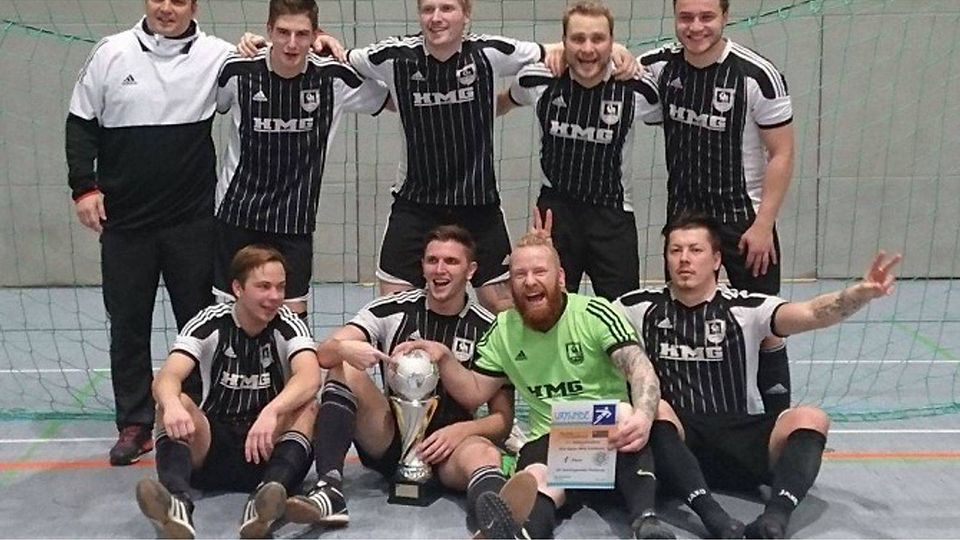 Mit Spaß zum Turniersieg: Der SV Darlingerode/Drübeck bejubelt den Sieg in Ilsenburg.    (F. Kegler)