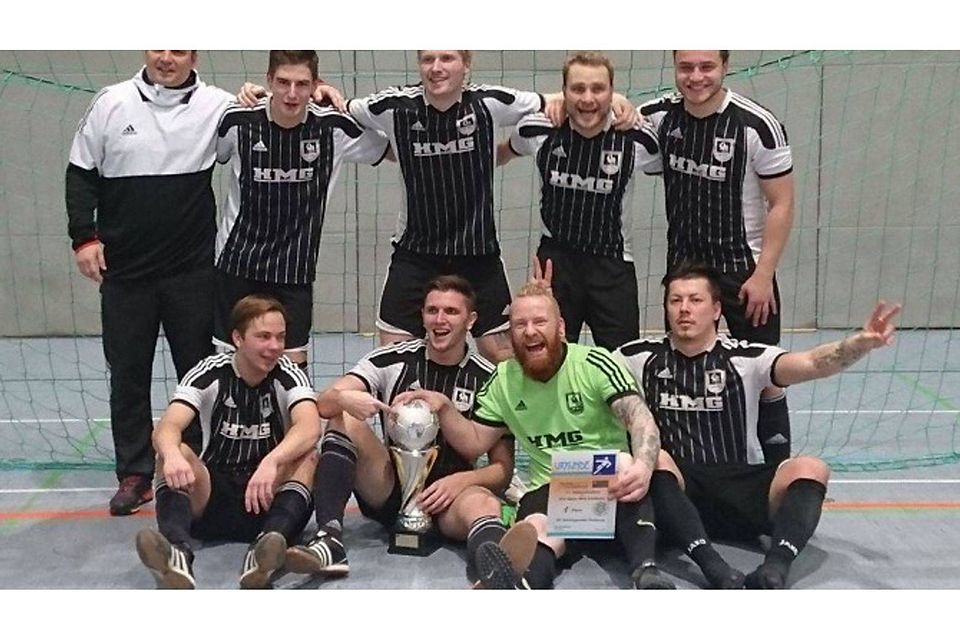 Mit Spaß zum Turniersieg: Der SV Darlingerode/Drübeck bejubelt den Sieg in Ilsenburg.    (F. Kegler)