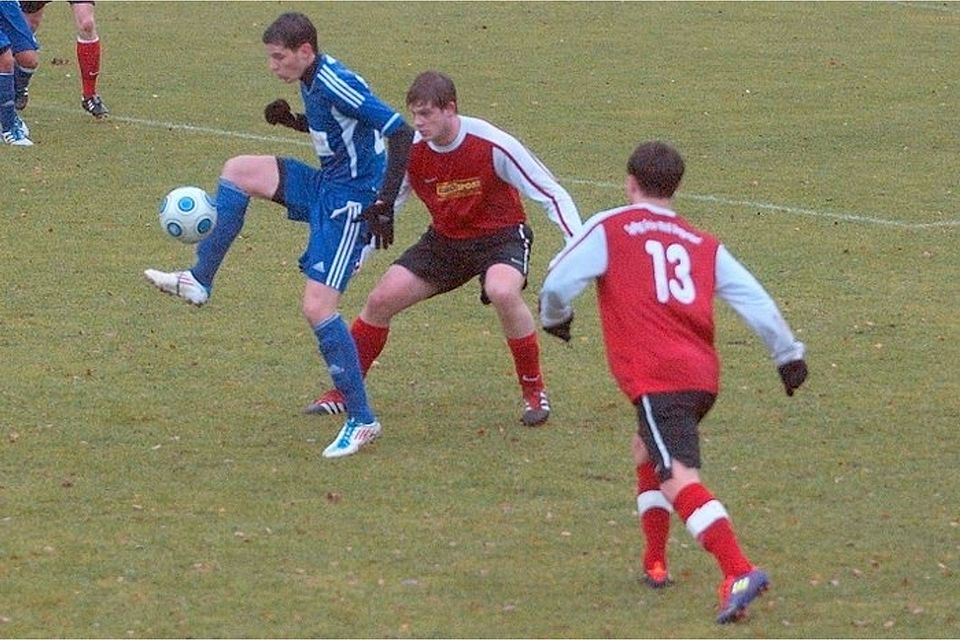 0:0 trennten sich der FSV Erlangen-Bruck II un die SpVgg GW Deggendorf um Walter Müller (re.) und Spielertrainer Chrisitan Bumberger   Foto:Meier