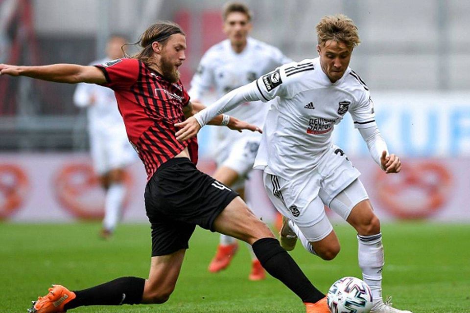 Im Hinspiel setzten sich Luca Marseiller (r.) und seine Kollegen knapp mit 1:0 in Ingolstadt durch.