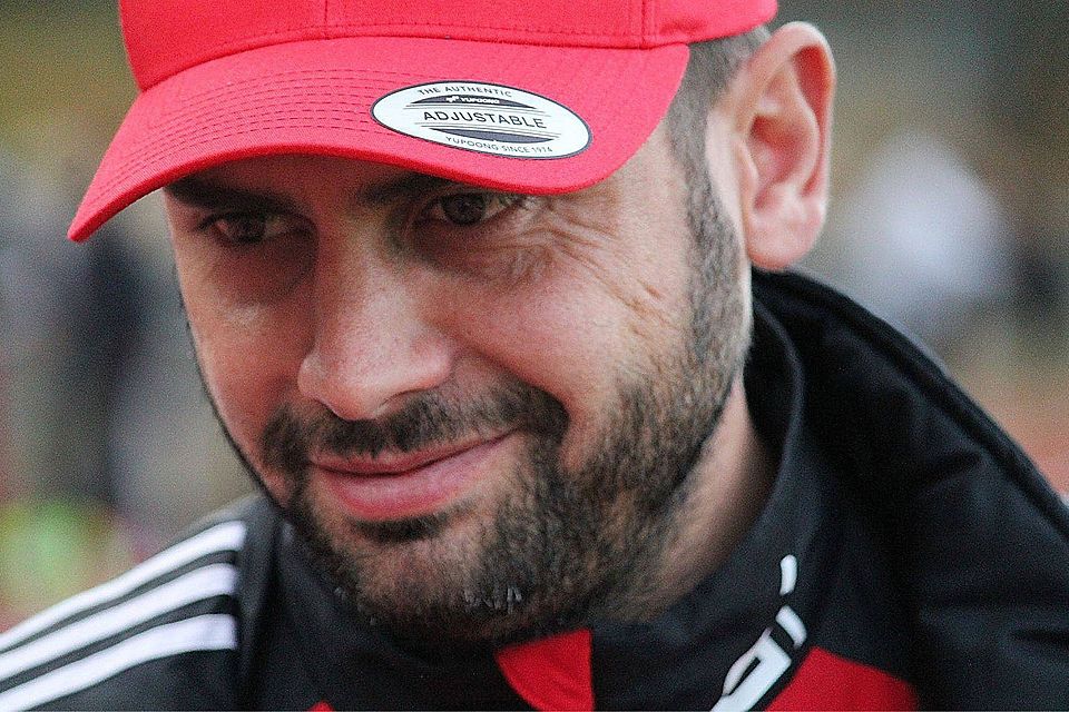 Christian Groitl hängt ein weiteres Jahr als Trainer des 1. FC Miltach dran.