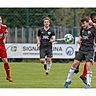 Derbytime: Es ging hoch her zwischen der SG Guldenbachtal (graue Trikots) und dem TSV Langenlonsheim/ Laubenheim (rote Trikots). F: Coutandin