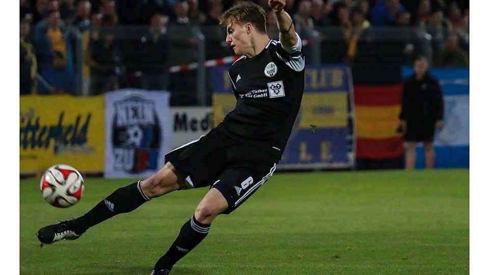 Michél Hennig wechselt von Sandersdorf zum Liga-Rivalen Askania Bernburg    F: Harbke