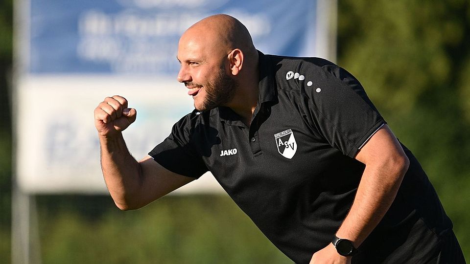 Bereitet seine Mannschaft akribisch auf die neue Landesliga-Saison vor: Burglengenfelds Coach Erkan Kara.
