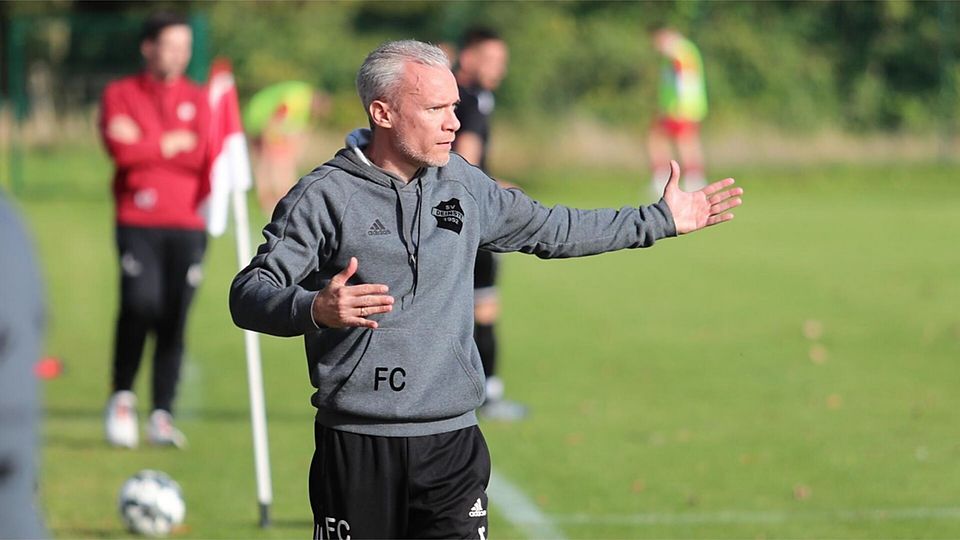 „Wir wissen, dass wir mindestens sieben Punkte holen müssen“, sagt Deinstes Coach Filippo Callerame. Foto: Berlin 