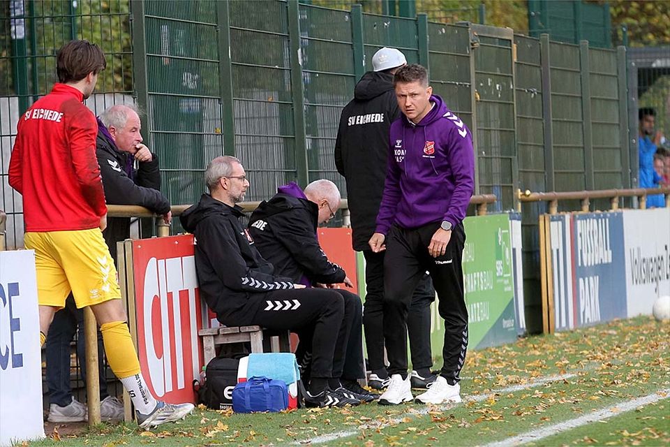Trainer Paul Kujawski (SV Eichede) hat wieder eine schlagkräftige Mannschaft geformt.