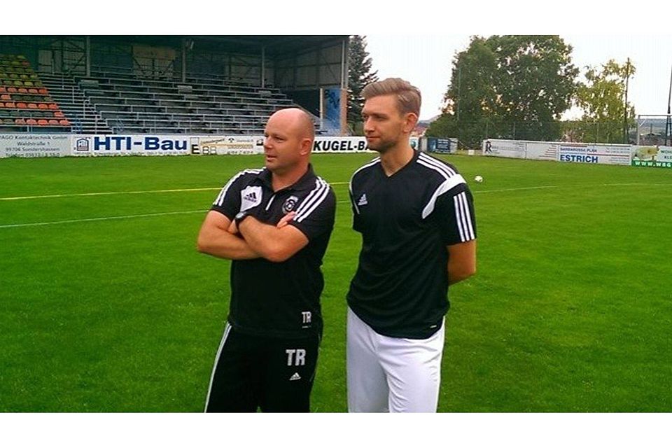 Enrico Leifheit (li.) und Sven Balßuweit (re.) beim Trainingsauftakt auf dem Göldner. © Eintracht Sondershausen/Facebook