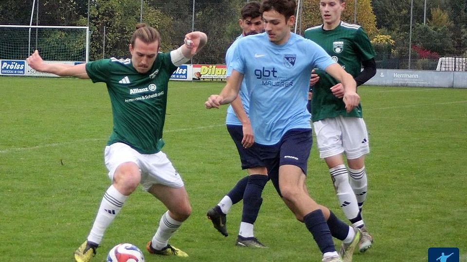 Der RSV Ittling um Kapitän Florian Hilmer (li) musste zuletzt gegen den SV Motzing eine bittere 4:3 Niederlage hinnehmen. Im Topspiel gegen den SV Prackenbach erhoffen sich die Grün-Weißen jedoch einen anderen Ausgang.