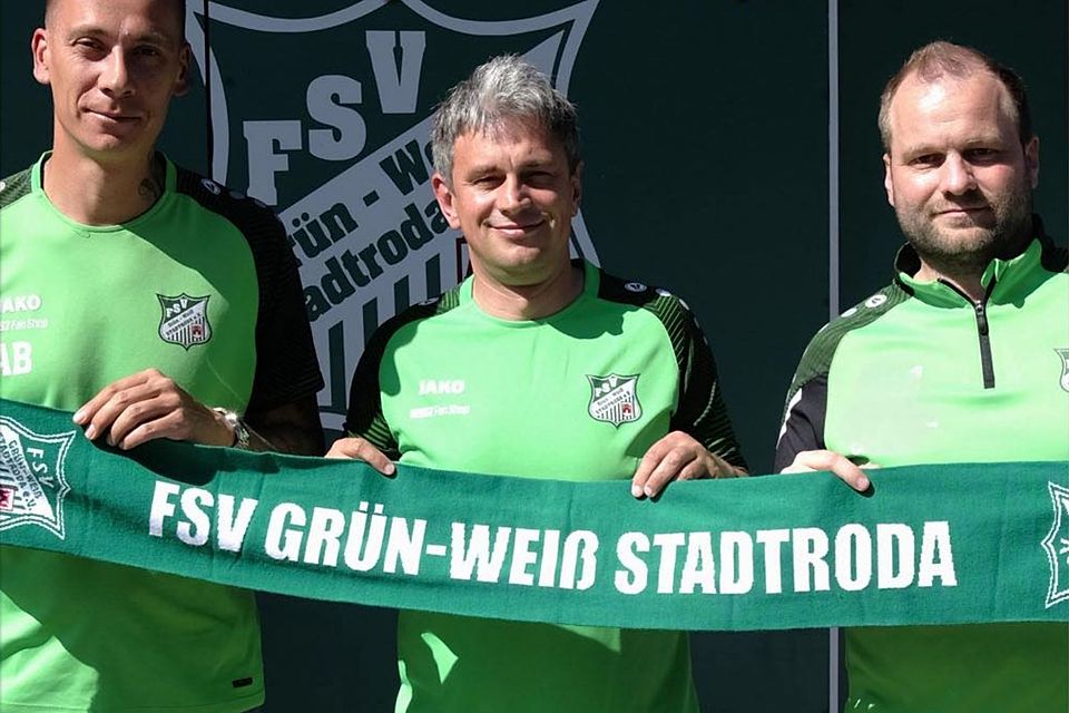 Thomas Hurt (mittig) übernimmt ab der neuen Saison den Trainerstuhl an der Roda. Thomas Hurt (mittig) übernimmt ab der neuen Saison den Trainerstuhl an der Roda.