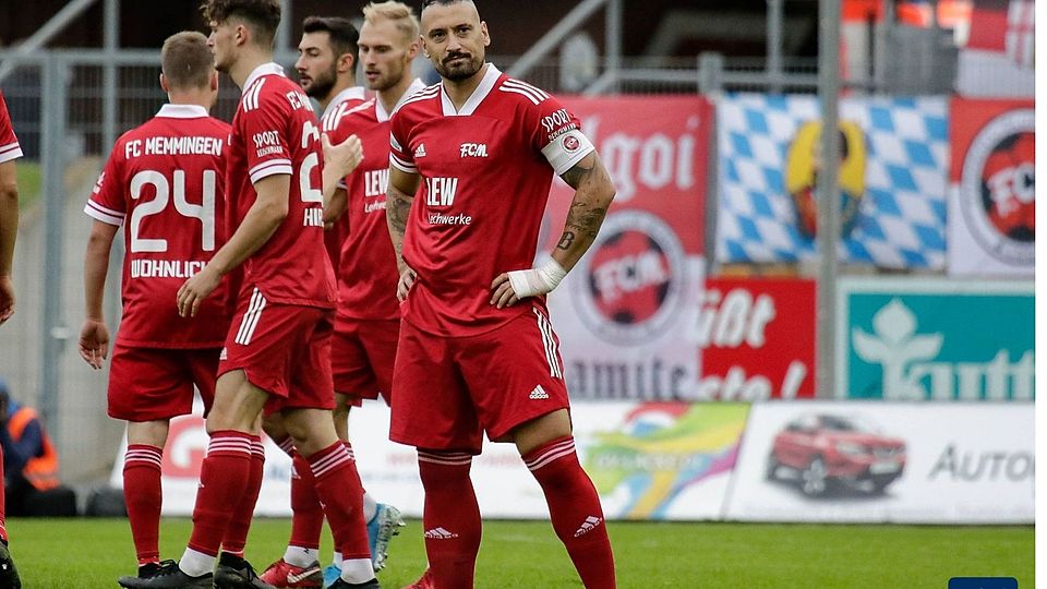 Timo Gebhart (re.) gehört bis auf Weiteres nicht mehr dem Regionalligakader des FC Memmingen an 