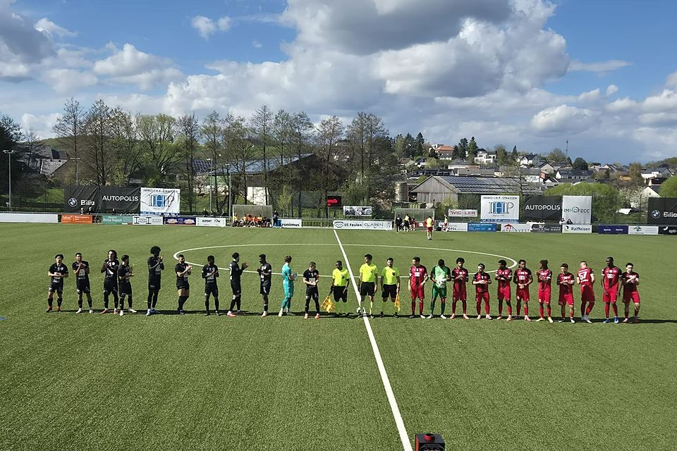 Kurz vor Anpfiff des Spiels Feulen - Berburg