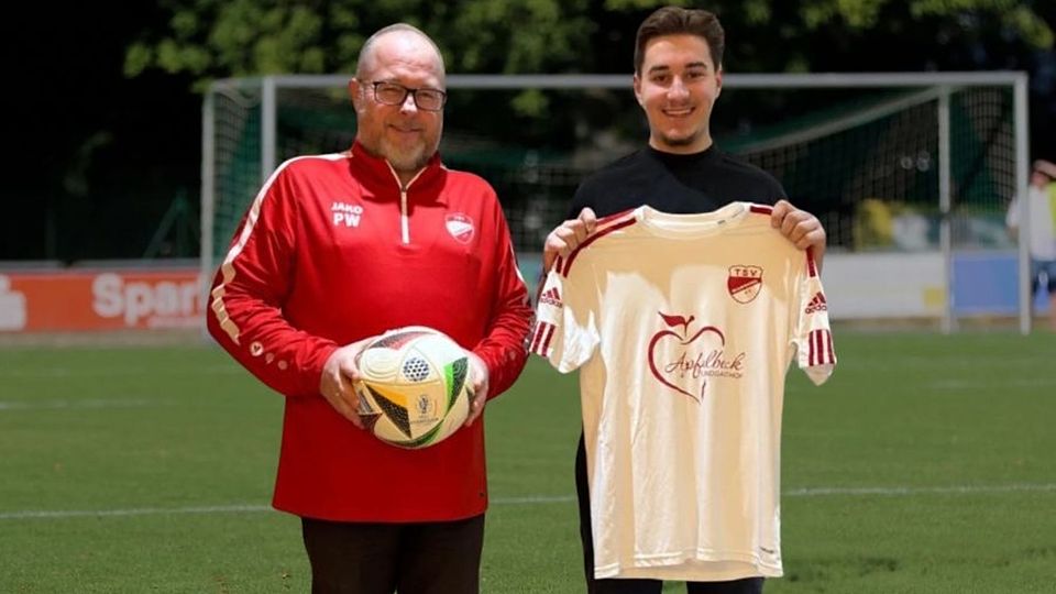 TSV-Macher Peter Widl (li.) mit Neuzugang Matthias Wagner