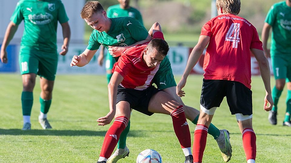 Eine bittere wie unnötige Heimniederlage bezog der FC Schlicht (in Grün) am Samstag gegen Vohenstrauß.