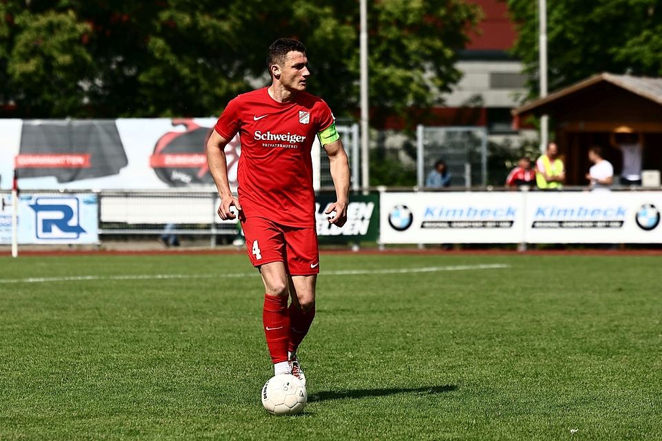 Kapitän Matthias Hirt und der VfB Forstinning verloren einmal mehr trotz Führung gegen die SG Egggenfelden.