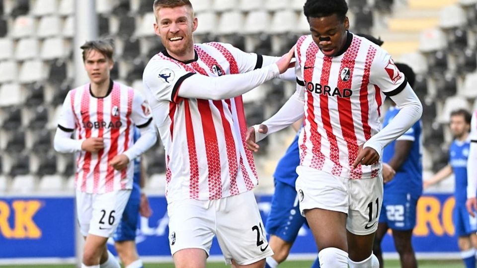 Mathias Fetsch (links) und David Amgegnaglo trafen jeweils gegen den Bahlinger SC für den SC Freiburg II.