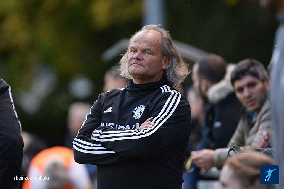 Thomas Huhn ist auf der Suche nach einem neuen Trainer für den FC Blau-Weiß Friesdorf.