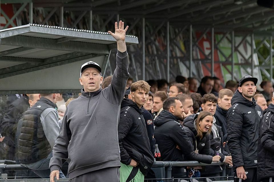 Die Fans des SV Budberg sind ein echter Rückhalt für das Team von Trainer Tim Wilke.