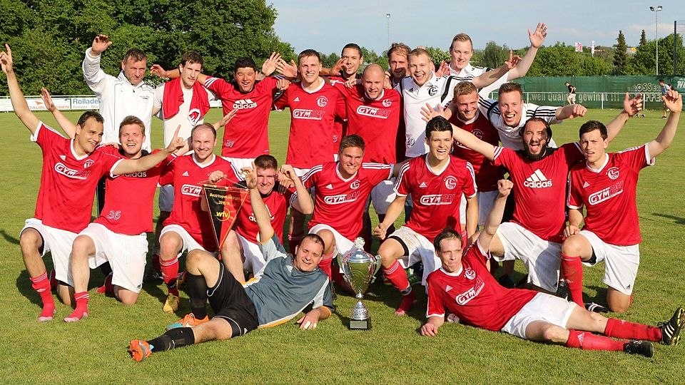 Zum ersten Mal in der 70-jährigen Vereinsgeschichte hat der SV Gültlingen den Bezirkspokal gewonnen Foto: Bäuerle